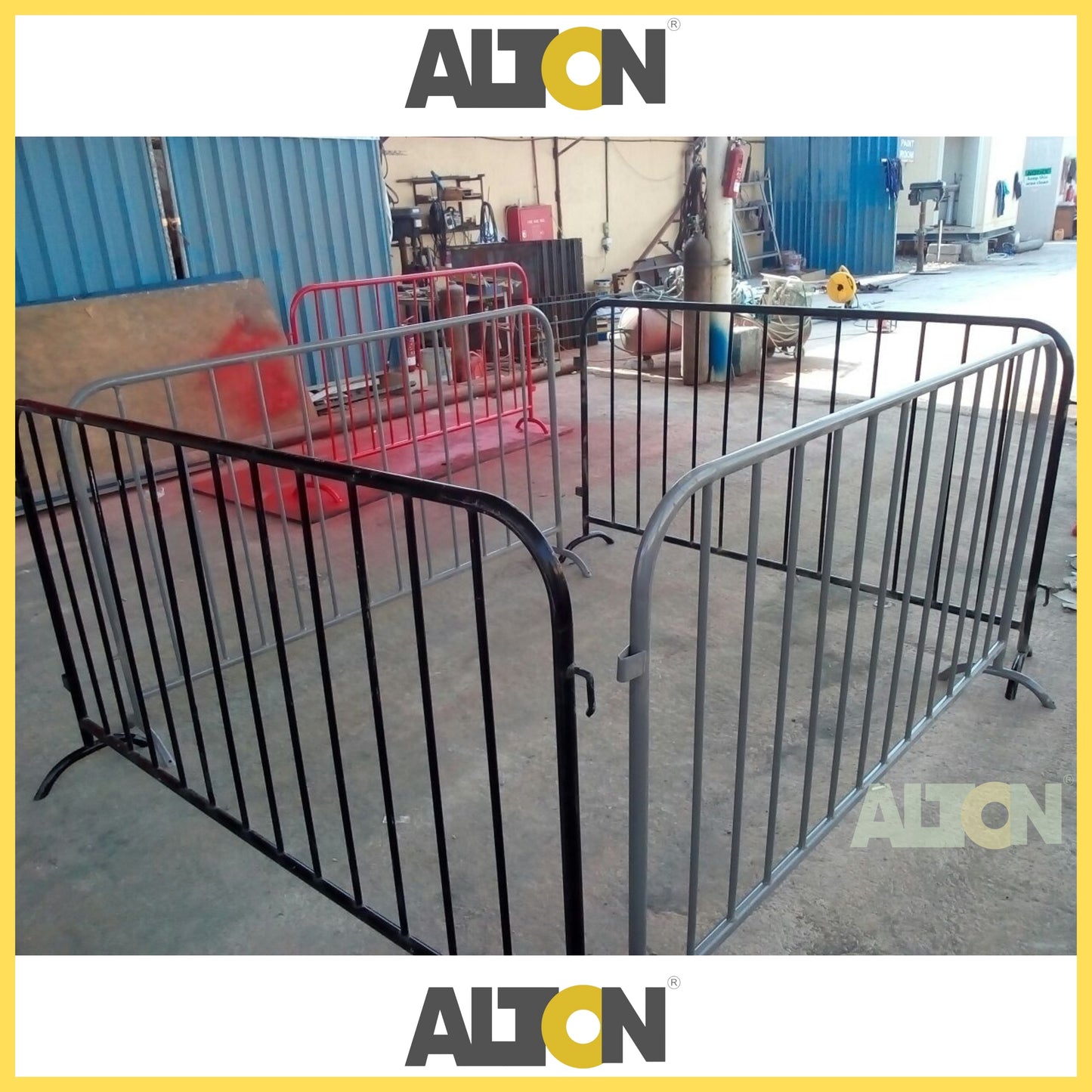 METAL BARRIER (PER PIECE)