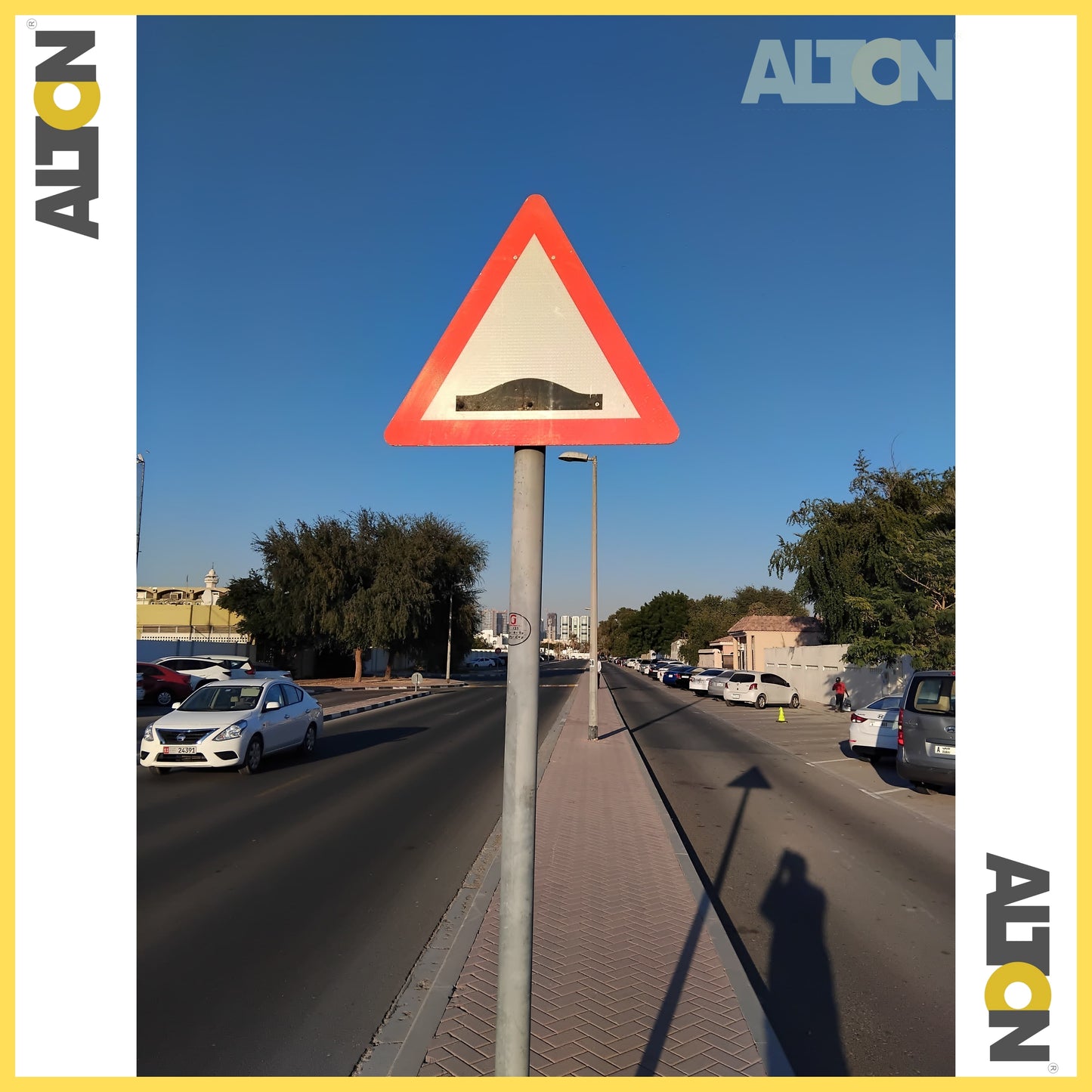 TRAFFIC SIGN