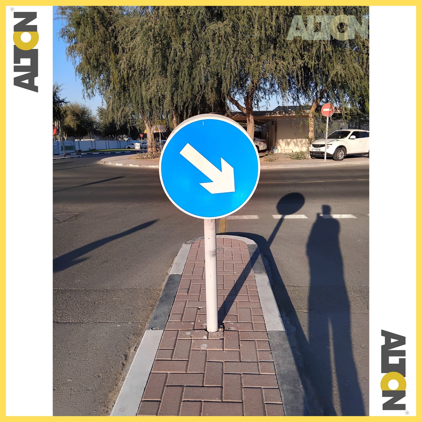 TRAFFIC SIGN